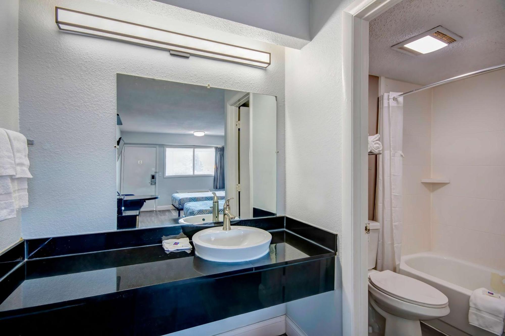 6 Oh - Osu North Hotel