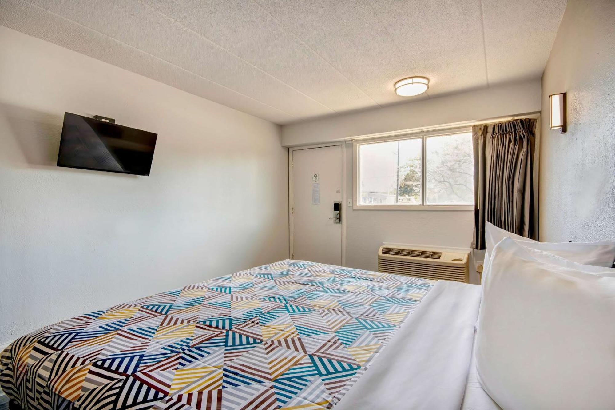 Hotel 6 Oh - Osu North Columbus