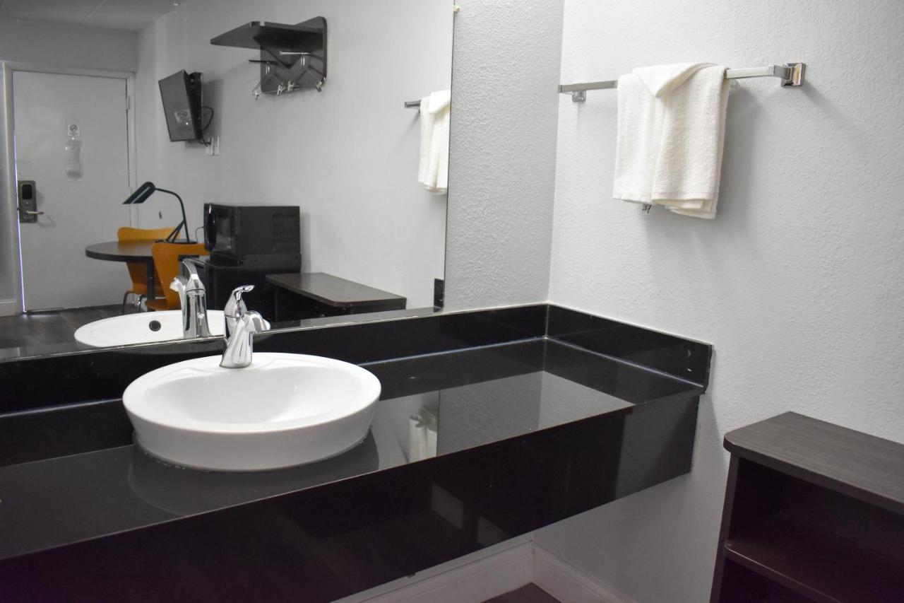 6 Oh - Osu North Hotel