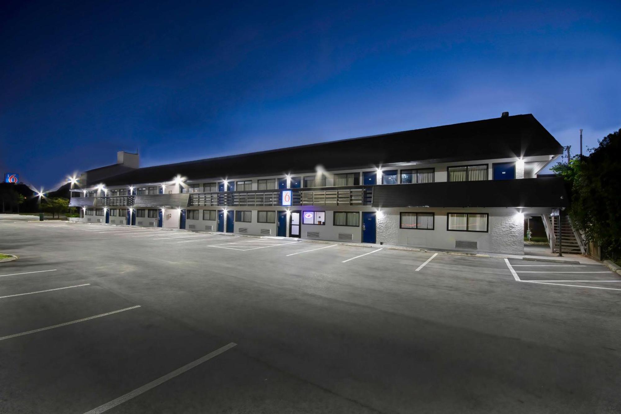 Hotel 6 Oh - Osu North Columbus