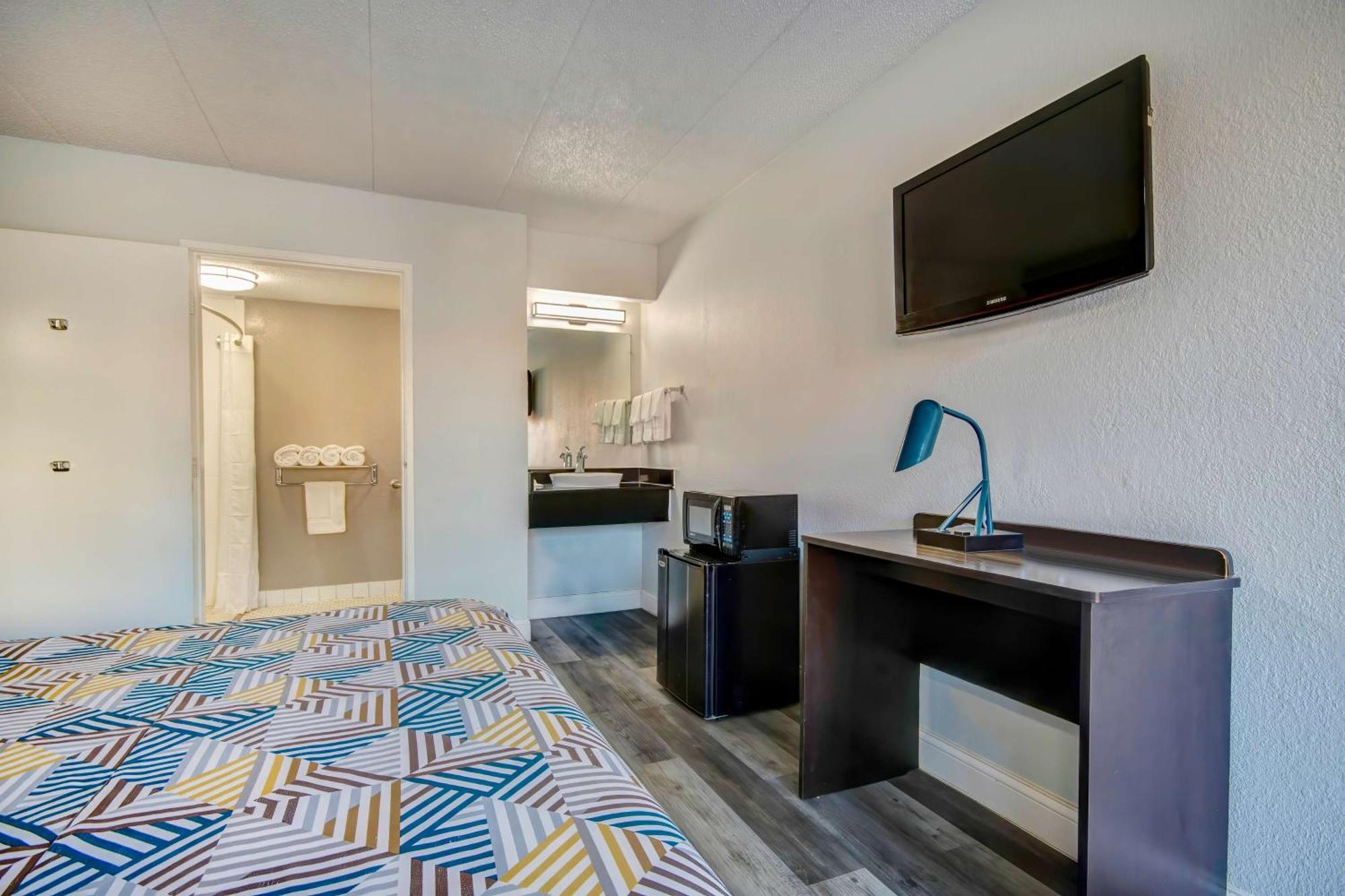 6 Oh - Osu North Hotel 2*